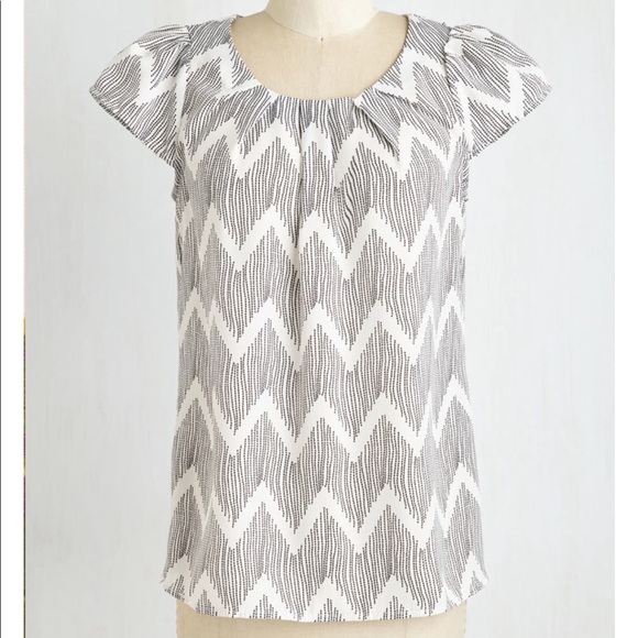 Sunny Girl Tops - ModCloth Flutter sleeve chevron top